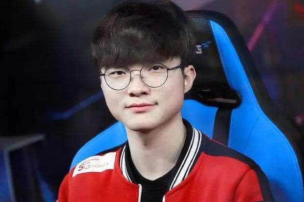 位居积分榜 位居积分榜